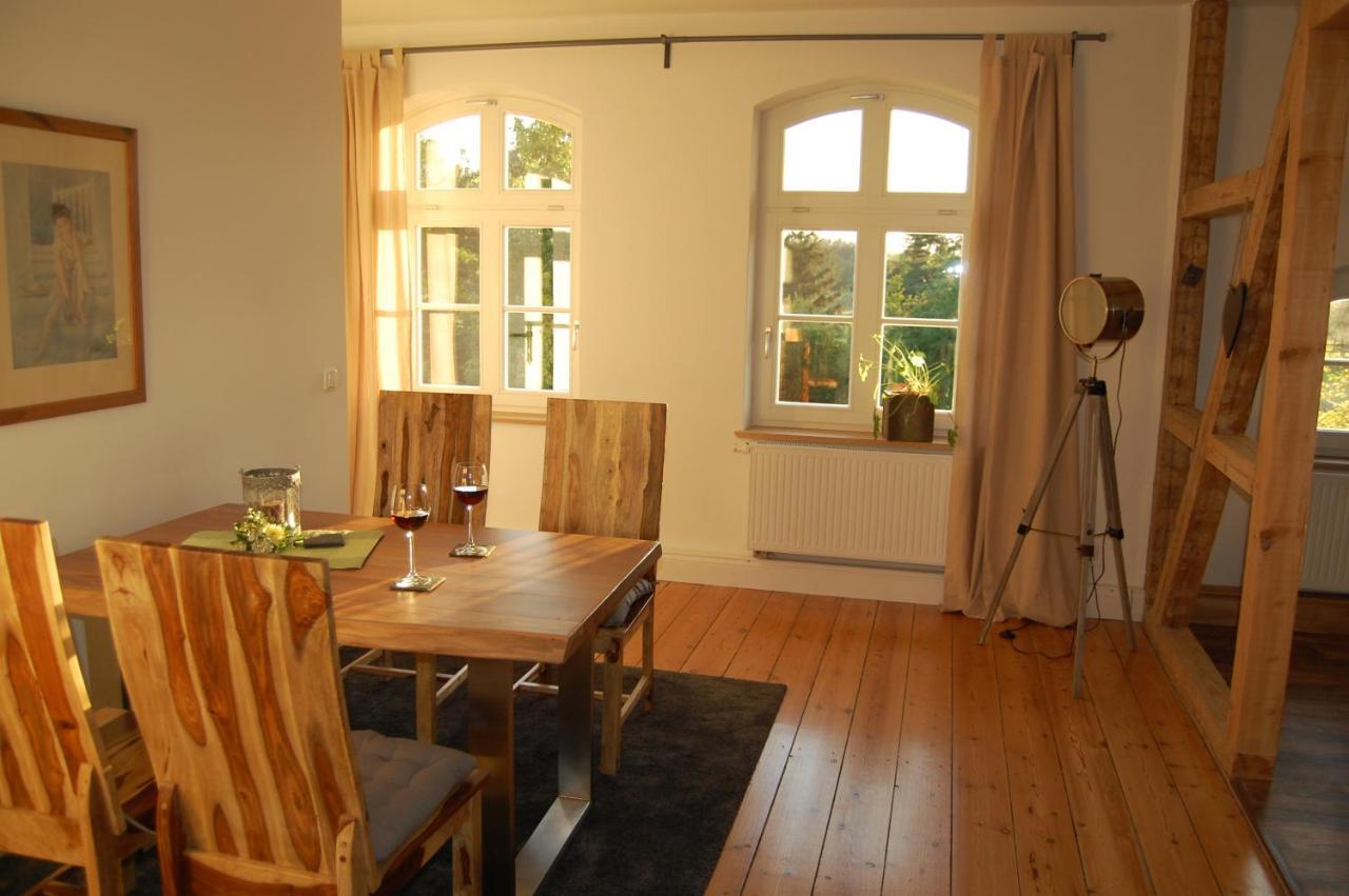 Ferienwohnung Ehemalige Revierfoersterei "Uns Luett" Kuhstorf エクステリア 写真